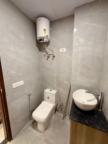 Bathroom in 1 BHK Builder Floor at Sector 57 – for Rent