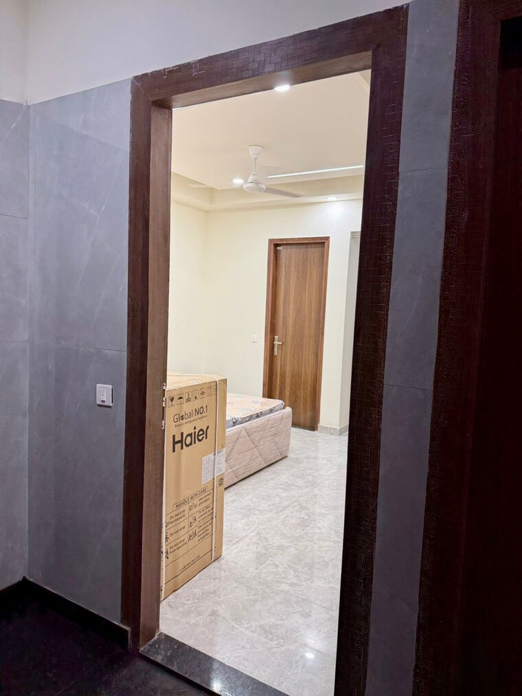 Room, sector 57 1 Bedroom 500 Sq.Ft. Builder Floor In Sector 57 Gurgaon 9268975