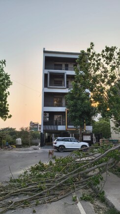 Plot For Sale in Sector 8