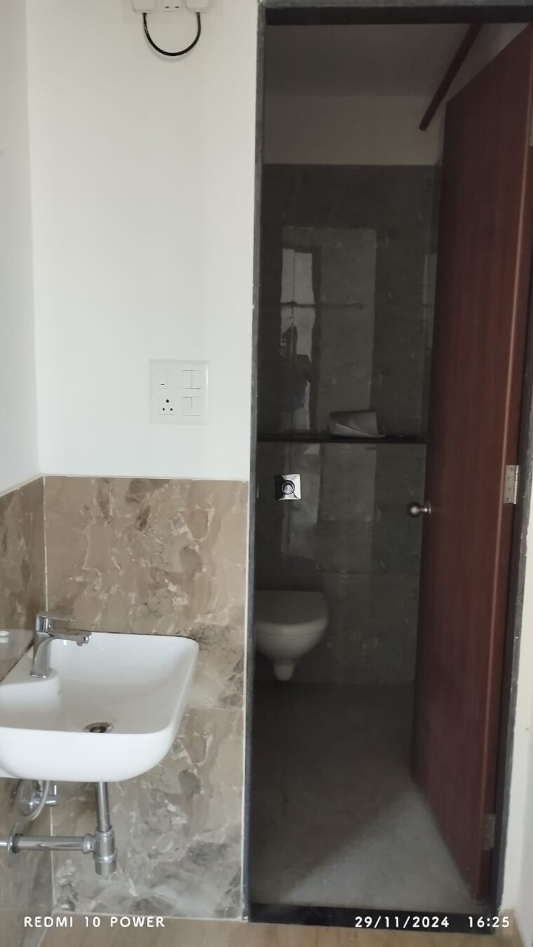 Bathroom, vtp-leonara 1 Bedroom 470 Sq.Ft. Apartment In Mahalunge Pune 9269001