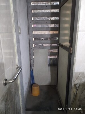 Bathroom in 2 BHK Apartment at Suvrat CHS, Tembhi Naka – for Rent