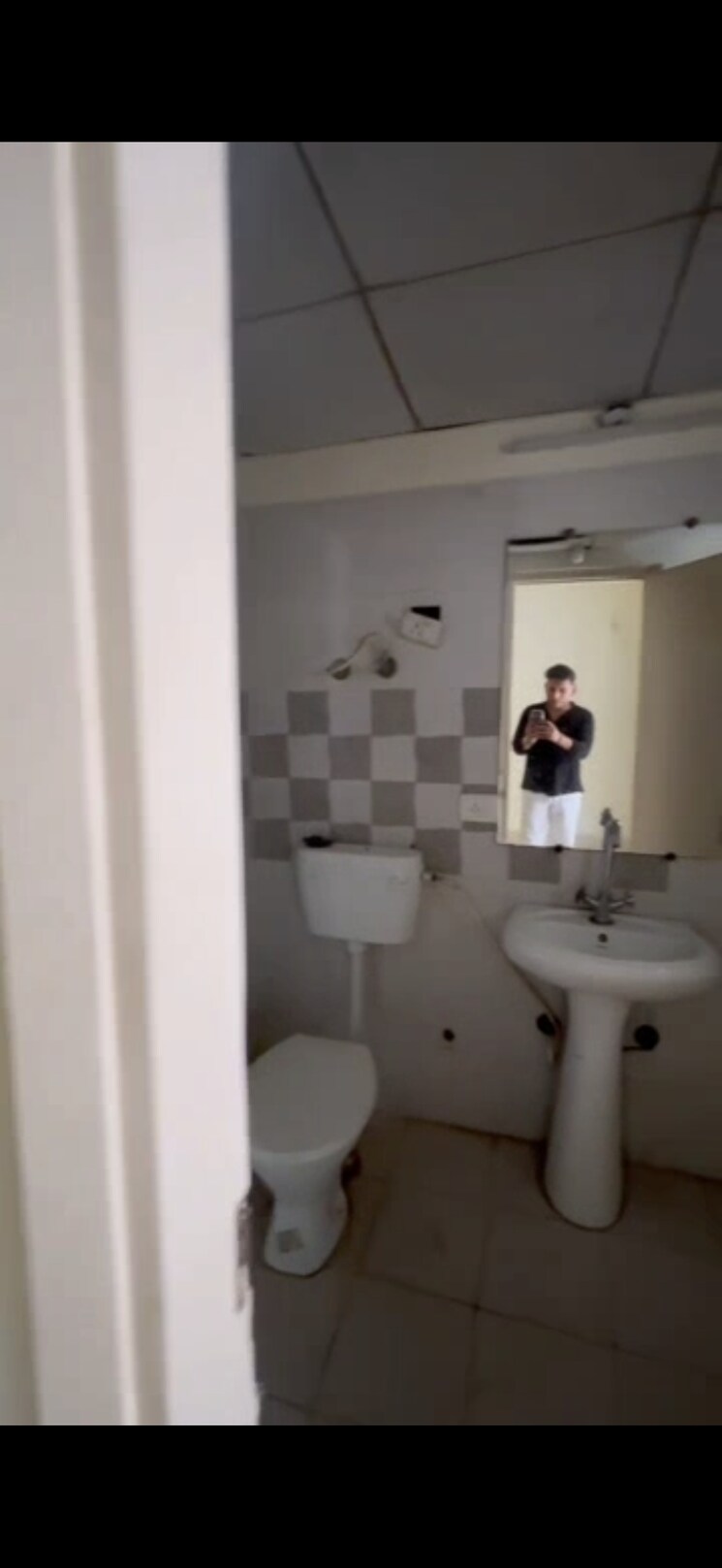 Bathroom, gaur-city-2-14th-avenue 2 Bedroom 955 Sq.Ft. Apartment In Sector 16c Greater Noida Greater Noida 9269020