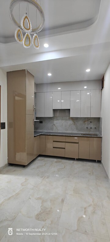 Kitchen in 3 BHK Builder Floor at Sector 73 – for Sale