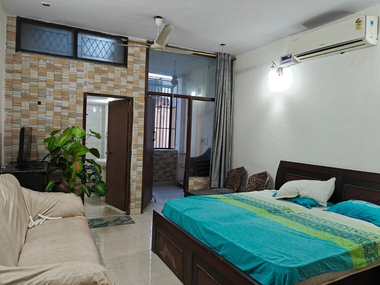 Bedroom, greater kailash i 2 Bedroom 1800 Sq.Ft. Builder Floor In Greater Kailash I Delhi 9269036