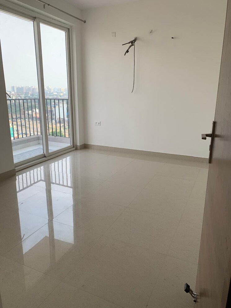 Room, shiv-the-ozone-solitaire 3 Bedroom 1735 Sq.Ft. Apartment In Sector 87 Faridabad 9269041