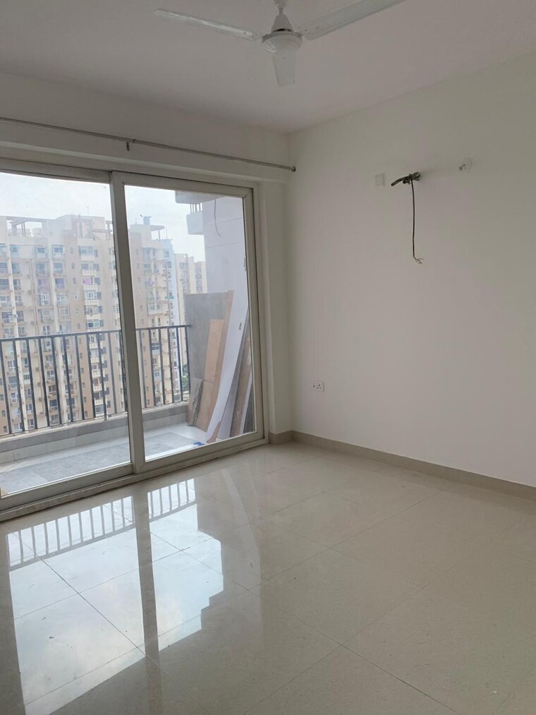 Room, shiv-the-ozone-solitaire 3 Bedroom 1735 Sq.Ft. Apartment In Sector 87 Faridabad 9269041