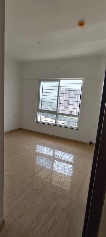 Room in 2 BHK Apartment at VTP Leonara, Mahalunge – for Rent