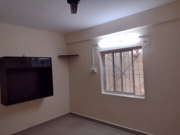 Room in 3 BHK Apartment at Baldota Spring Woods, Sahakara Nagar – for Rent