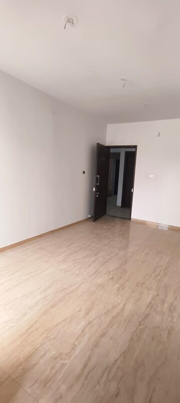 Room in 3 BHK Apartment at VTP Leonara, Mahalunge – for Rent