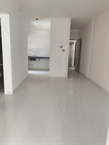 Room in 3 BHK Apartment at VTP Leonara, Mahalunge – for Rent