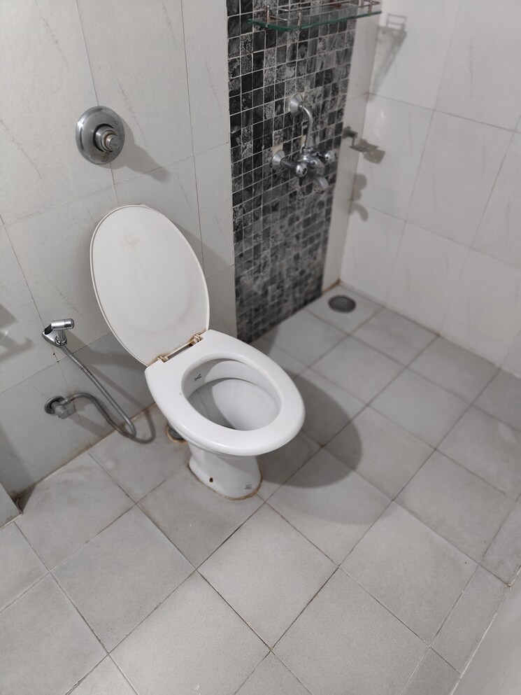 Bathroom, goel-ganga-cypress 3 Bedroom 1200 Sq.Ft. Apartment In Tathawade Pune 9269229