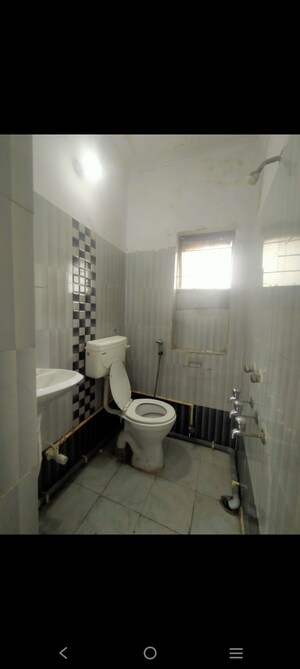 Bathroom in 3 BHK Apartment at Mayur Vihar Phase 1 – for Rent