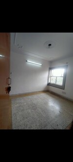 3 BHK 1600 Sq.Ft. Apartment in Mayur Vihar Phase 1