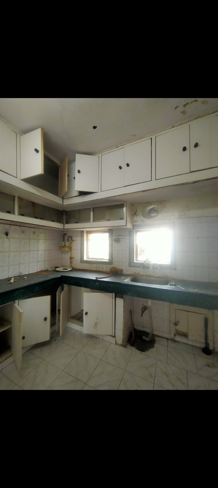 Kitchen, mayur vihar phase 1 3 Bedroom 1600 Sq.Ft. Apartment In Mayur Vihar Phase 1 Delhi 9269317