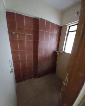 Room in 1 BHK Apartment at Jeevansheela CHS, Bandra East – for Rent