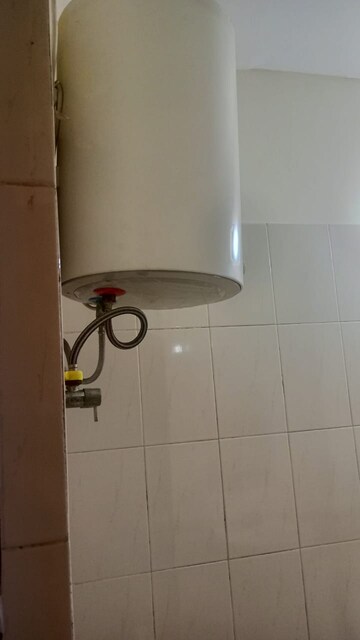 Bathroom in 3 BHK Apartment at Ardee City Palm Grove Heights, Sector 52 – for Rent