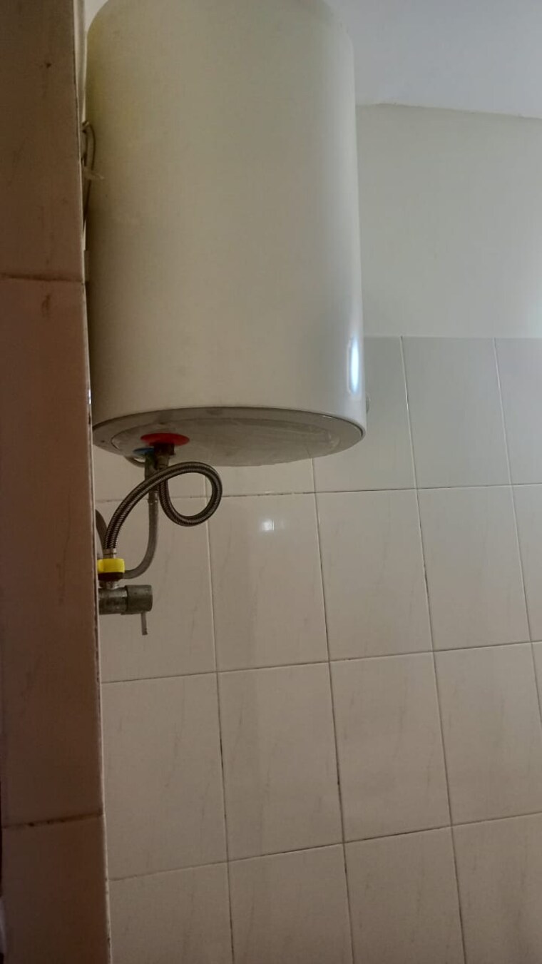 Bathroom, ardee-city-palm-grove-heights 3 Bedroom 2600 Sq.Ft. Apartment In Sector 52 Gurgaon 9269413