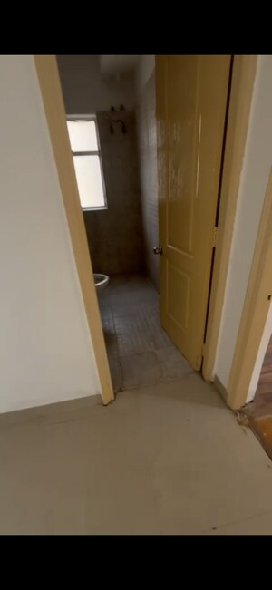 Room in 2 BHK Apartment at Paras Tierea, Sector 137 – for Sale