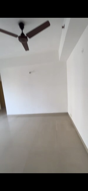 Room in 2 BHK Apartment at Paras Tierea, Sector 137 – for Sale