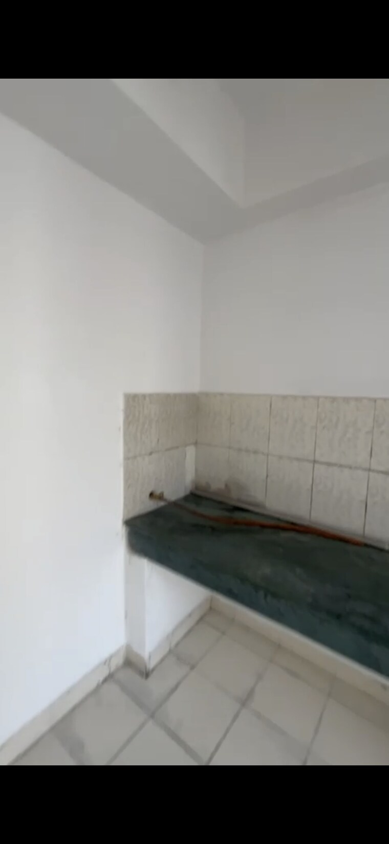 Kitchen, paras-tierea 2 Bedroom 925 Sq.Ft. Apartment In Sector 137 Noida 9269420