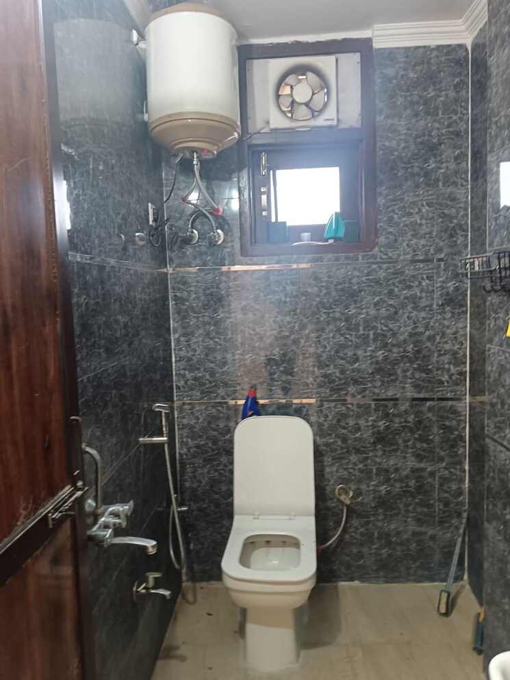 Bathroom, saket 2 Bedroom 1700 Sq.Ft. Builder Floor In Saket Delhi 9269487