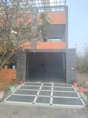 5 BHK Independent House – Exterior View View at Rau Road - for Sale