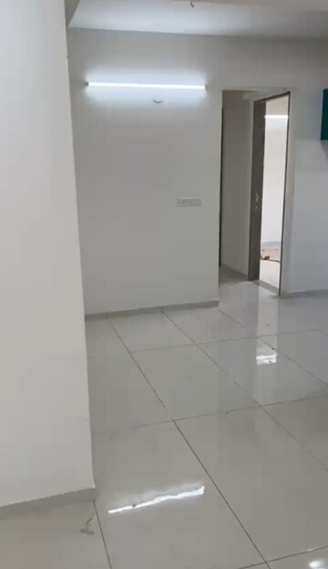 Room in 3 BHK Apartment at Shela – for Rent