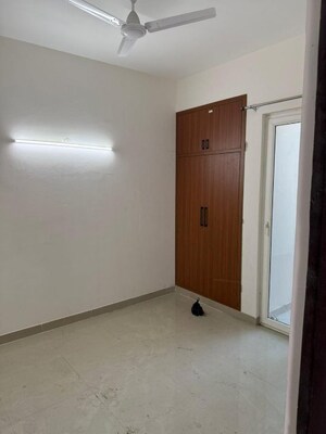 Room in 2 BHK Apartment at Capital Athena, Sector 1 Greater Noida – for Rent