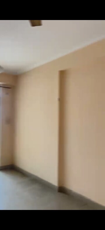 Room in 3 BHK Apartment at Supertech Eco Suites, Sector 137 – for Sale