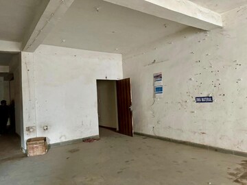 Room in 3 BHK Apartment at DLF Hamilton Court, Sector 27 – for Sale