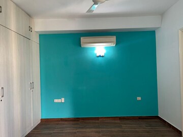 Room in 3 BHK Apartment at Ireo Victory Valley, Sector 67 – for Rent