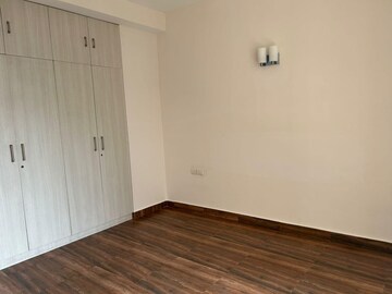 Room in 3 BHK Apartment at Ireo Victory Valley, Sector 67 – for Rent