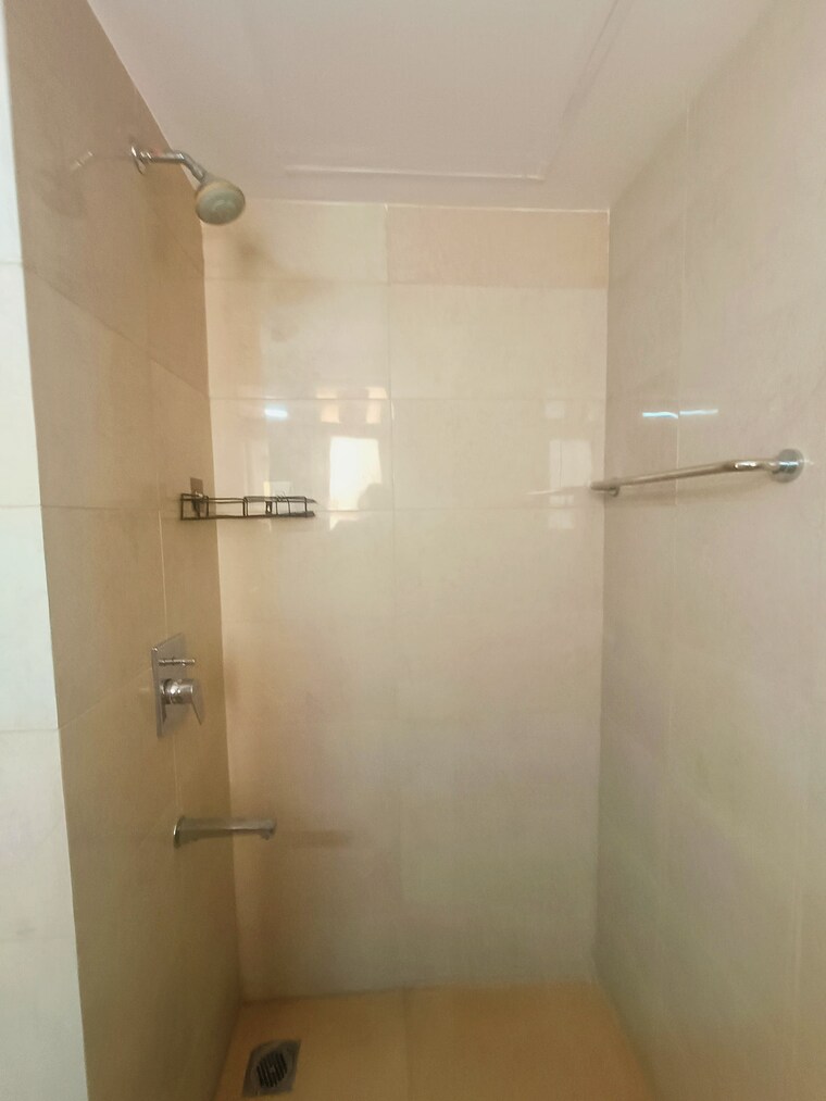 Master Bedroom, smart-world-gems 3.5 Bedroom 1494 Sq.Ft. Builder Floor In Sector 89 Gurgaon 9269717