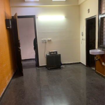 Room in 2 BHK Builder Floor at Vasundhara Sector 3 – for Rent
