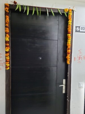 Furnished Amenities in 3 BHK Apartment at Smart World Orchard, Sector 61 – for Rent