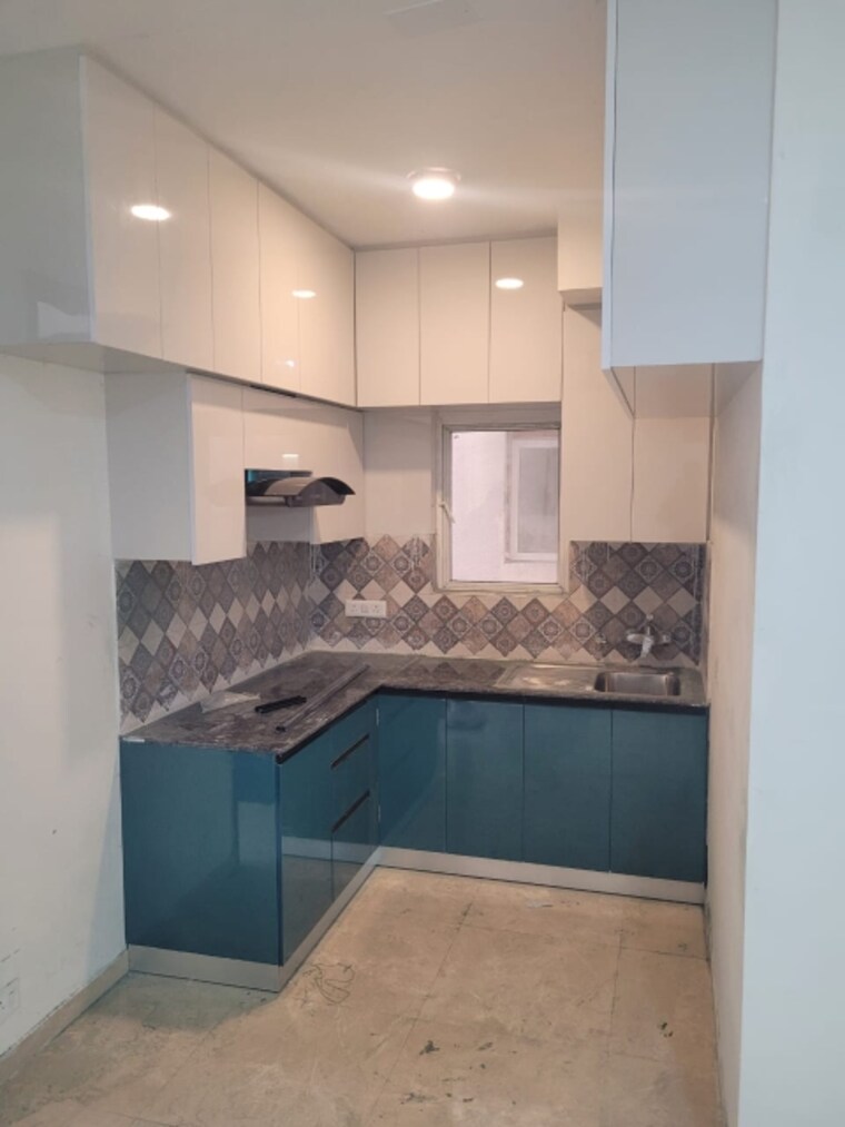 Kitchen, smart-world-orchard 3 Bedroom 1680 Sq.Ft. Apartment In Sector 61 Gurgaon 9269794