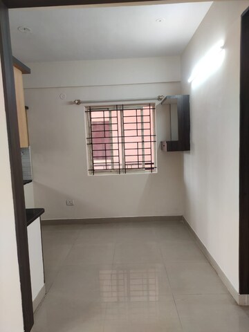 Room in 2 BHK Apartment at Hunasamaranahalli – for Rent