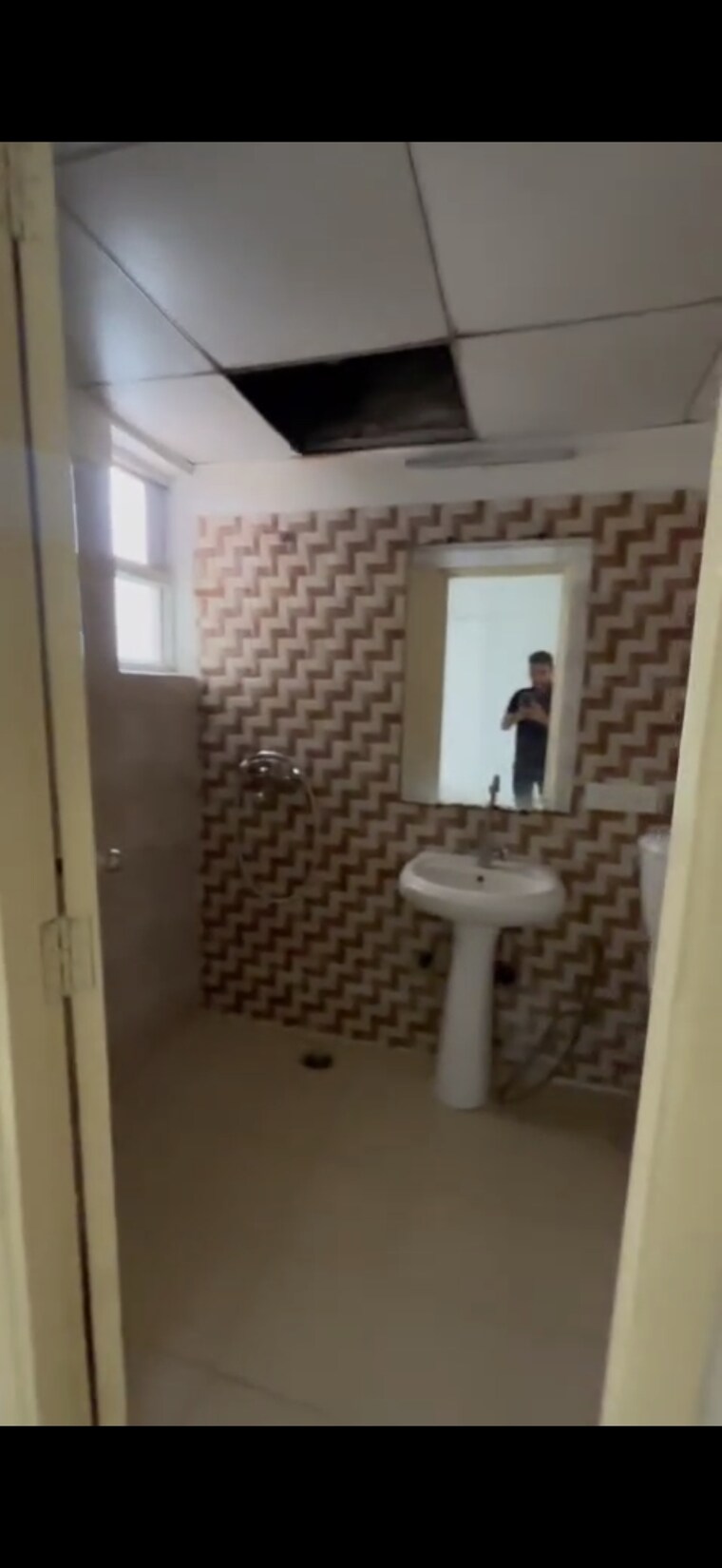 Bathroom, gaur-city-2-14th-avenue 2 Bedroom 1040 Sq.Ft. Apartment In Sector 16c Greater Noida Greater Noida 9269783