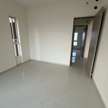 Room in 2.5 BHK Apartment at Gundecha Premiere, Janupada – for Rent