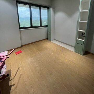 Room in 2.5 BHK Apartment at Gundecha Premiere, Janupada – for Rent