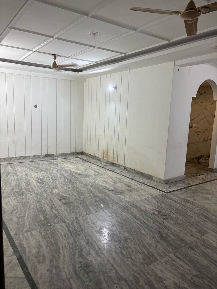 Cover Image, paryavaran complex 3 Bedroom 1800 Sq.Yd. Builder Floor In Paryavaran Complex Delhi 9269819