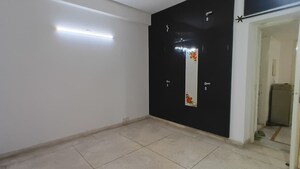 Room in 3 BHK Builder Floor at Unitech South City II, Sector 50 – for Rent