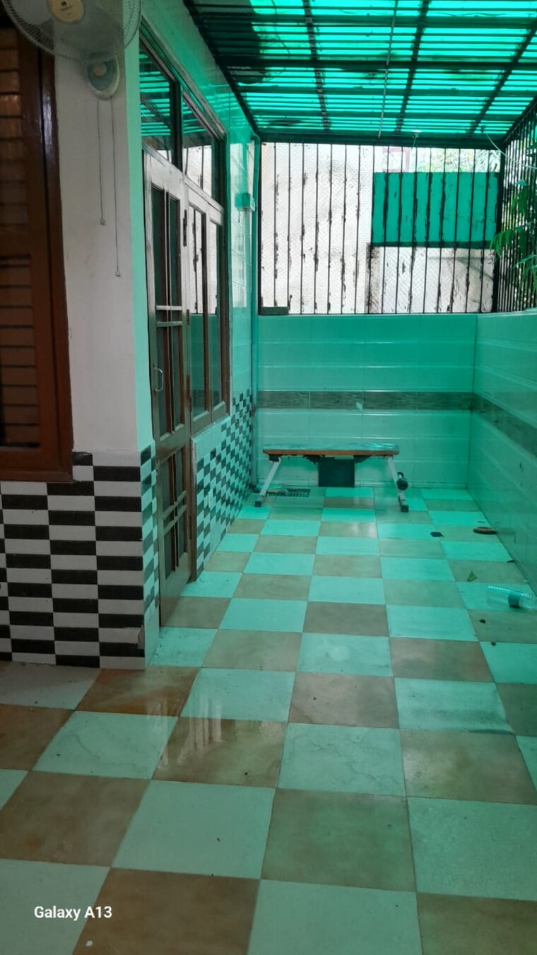 Balcony, unitech-south-city-ii 3 Bedroom 1850 Sq.Ft. Builder Floor In Sector 50 Gurgaon 9269803