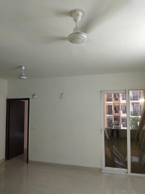 Room in 2 BHK Apartment at Signature Global Proxima, Sector 89 – for Rent