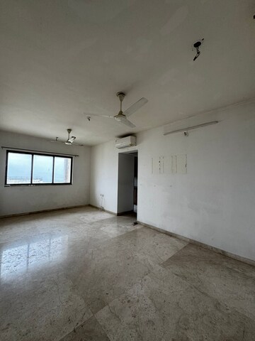 Room in 2 BHK Apartment at Lodha Vivant, Ghodbunder Road – for Rent