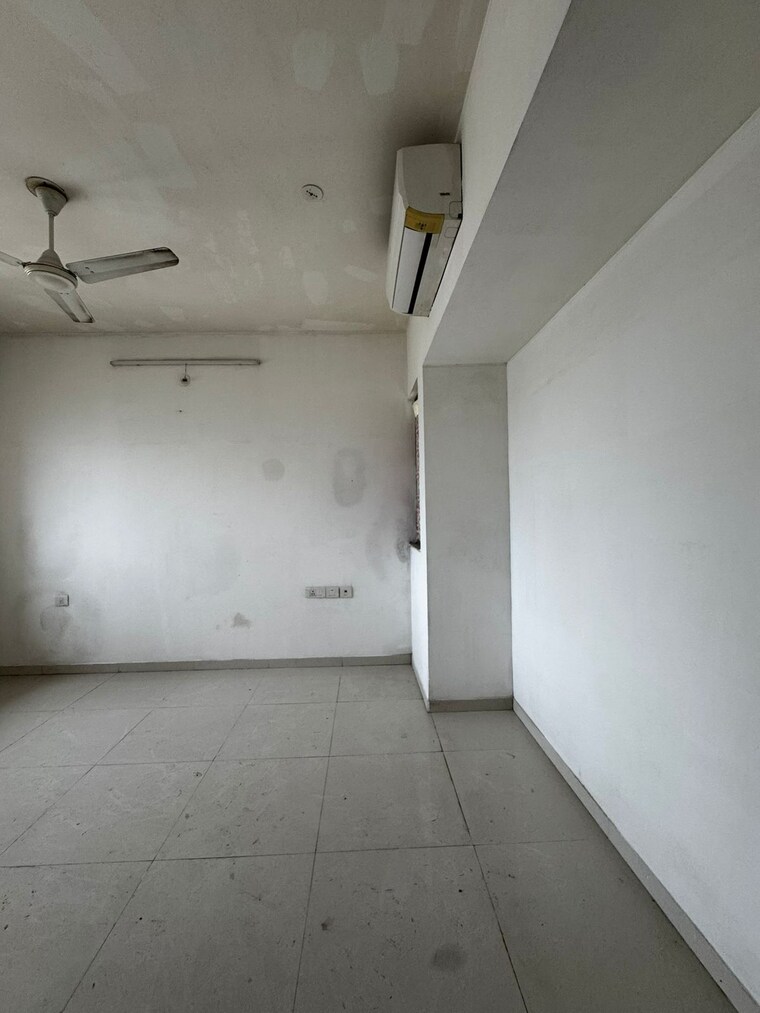 Bathroom, lodha-vivant 2 Bedroom 699 Sq.Ft. Apartment In Ghodbunder Road Thane 9269840