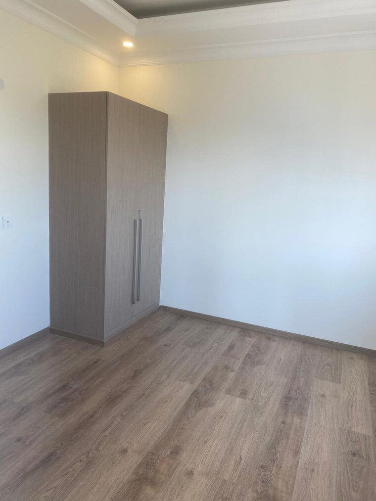 Room, signature-the-serenas 2.5 Bedroom 853 Sq.Ft. Builder Floor In Sohna Sector 36 Gurgaon 9269843