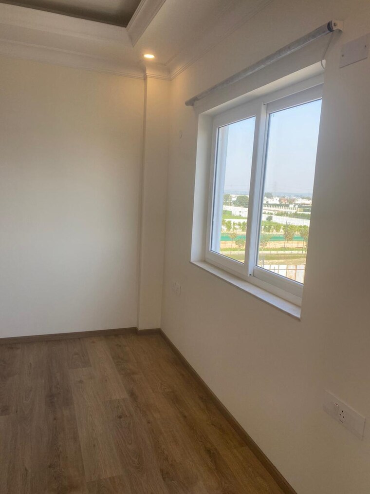 Room, signature-the-serenas 2.5 Bedroom 853 Sq.Ft. Builder Floor In Sohna Sector 36 Gurgaon 9269843