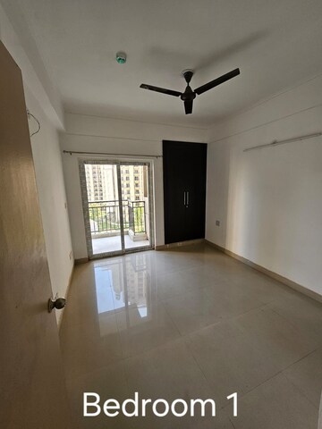 Room in 3 BHK Apartment at ATS Allure, Sector 22d Yamuna Expressway – for Rent