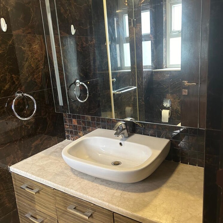 Bathroom, abw-la-lagune 4 Bedroom 4050 Sq.Ft. Apartment In Suncity Gurgaon 9269920